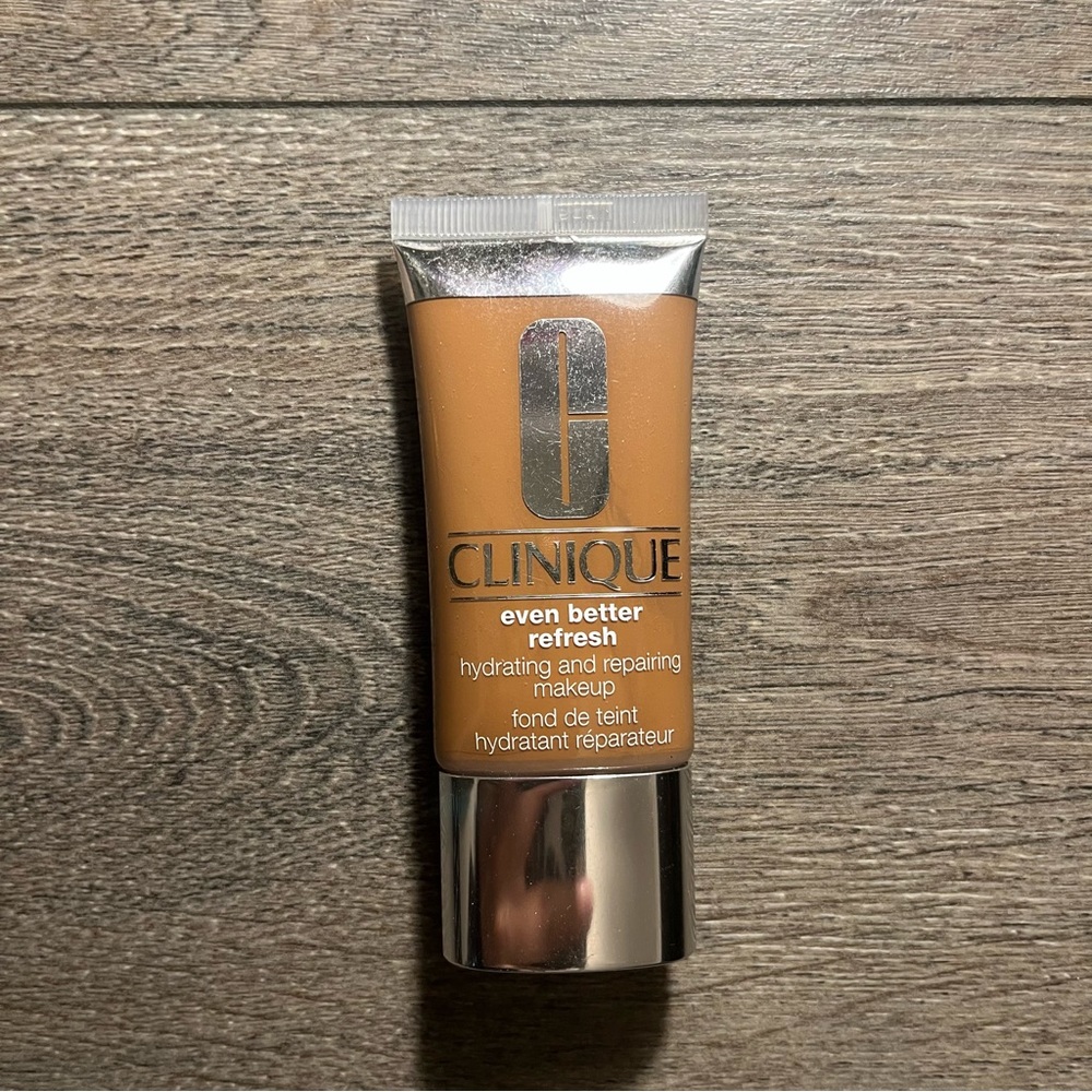 Clinique even better refresh makeup WN 122 clove